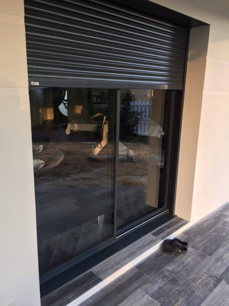 bai vitrée volet roulant