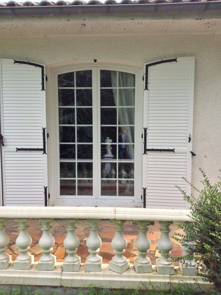 Volets battants fenetre petit carreaux