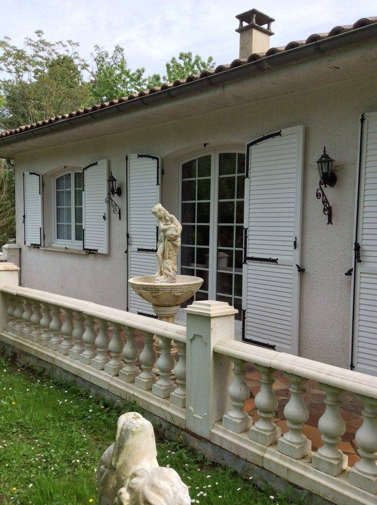 porte battante blanche